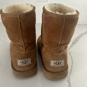UGG boots, women’s size 6, chestnut